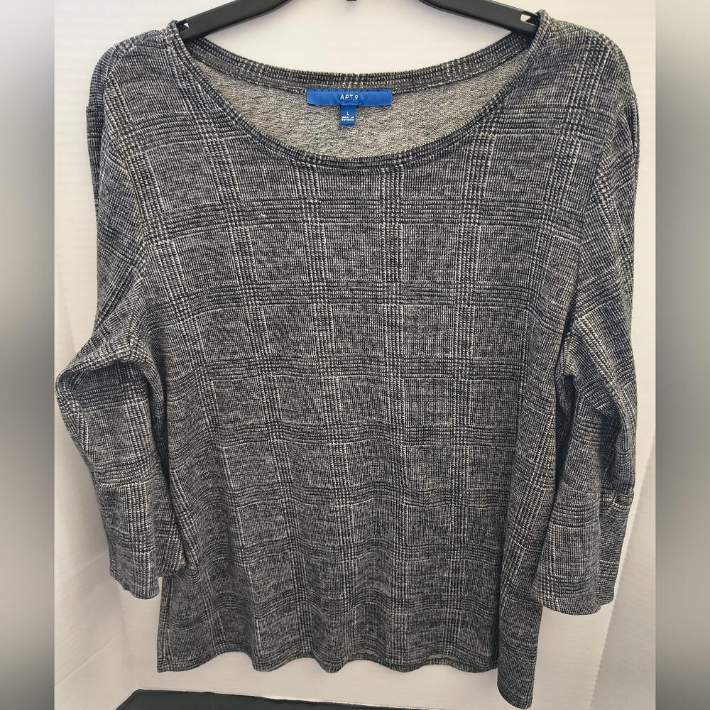 Apt. 9 Black & Gray Plaid Scoop Neck Top